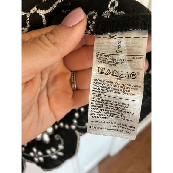 Old navy linen black ruffled neck eyelet hem dress small - Picture 4 of 8